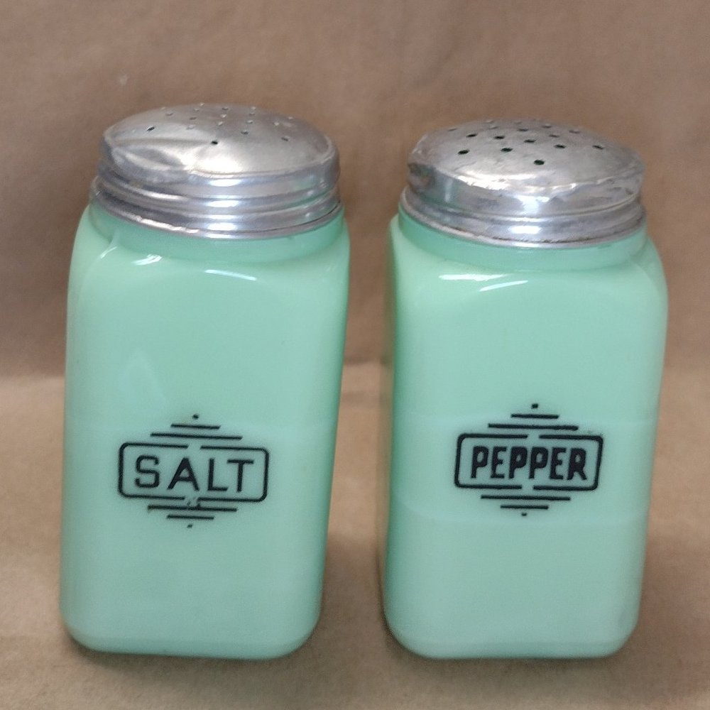 Vintage McKee Jadeite Range Salt & Pepper Shakers Green Glass